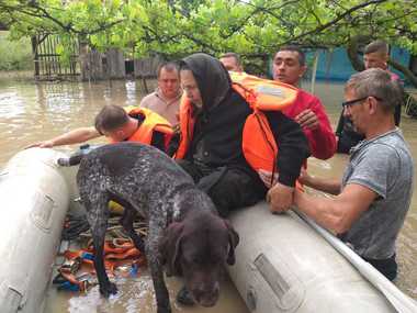 MAI: 53 de localităţi din 19 judeţe, afectate de ploile abundente şi vijeliile din ultimele 24 de ore. FOTO