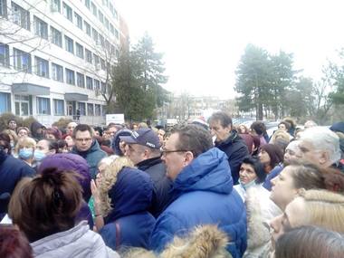 Consiliul de Coordonare al Federaţiei ”Solidaritatea Sanitară” a decis demararea unui program de proteste care poate culmina cu greva generală; în prima etapă sunt programate câteva ”surprize” la adresa guvernanţilor
