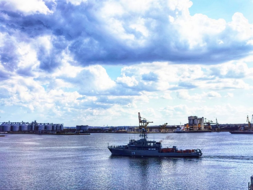 O navă militară românească va participa la o misiune internaţională în Marea Neagră sub stindard NATO