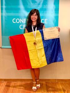 O elevă din Iaşi a obţinut medalia de aur la Olimpiada Balcanică de Fizică