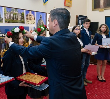 Primarul Iaşiului către elevii cu media 10 la Evaluare şi Bac: Pe voi ne bazăm, voi veţi conduce România