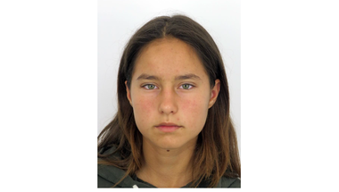 UPDATE: Adolescenta de 14 ani din judeţul Galaţi, căutată de poliţişti după ce a plecat de acasă şi nu a mai revenit, a fost găsită / Poliţiştii anunţă dispariţia altor două adolescente, din judeţele Botoşani şi Tulcea