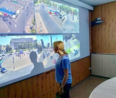 După ce şi-a delegat atribuţiile, Firea a fost la Poliţia Locală unde se monitorizează video Piaţa Victoriei