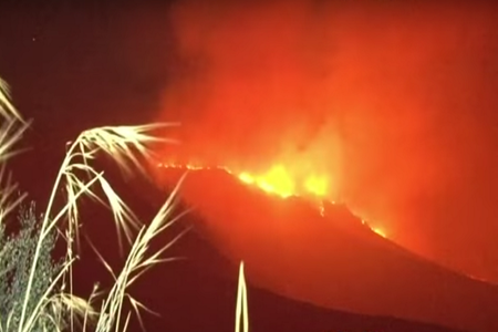 Atenţionare de călătorie emisă de MAE: Risc ridicat de producere a unor incendii de vegetaţie în mai multe zone din Grecia