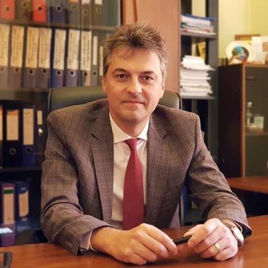 Inspector şcolar, la final de mandat: Am schimbat opt miniştri, fiecare cu frustrările sale, unii semidocţi certaţi cu limba maternă şi logica bunului-simţ, alţii “eroi ai reformei”/ Lucrurile nu rămân aici, oamenii care şi-au bătut joc de noi vor plăti