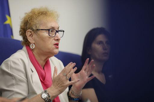 Avocatul Poporului: Plecând de la ce s-a întâmplat la Săpoca, vrem să facem o investigaţie un pic mai amplă. Nu e vorba aici numai de faptul că un spital este cu un personal insuficient, ci e vorba şi ce fel de personal avem acolo