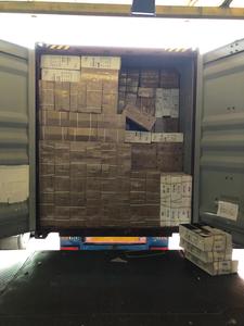 Patru containere aflate în Vama Constanţa Sud Agigea, verificate de ANPC. Comisarii au găsit mărfuri fără elemente de identificare sau realizate din materiale diferite de cele trecute în documente