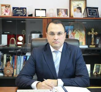 Primarul din Focşani cere demisia şefului Căminului pentru persoane vârstnice din municipiu, preotul Cătălin Ifrim, cercetat penal pentru că a condus băut