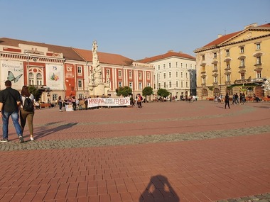 Peste două mii de participanţi la Marşul “Împreună Pentru Siguranţa Femeilor”, în Bucureşti; manifestări sub sloganul ”Credeţi-ne” s-au desfăşurat şi la Timişoara, Cluj-Napoca şi Iaşi. VIDEO