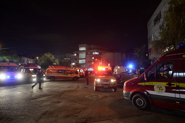 Traian Băsescu, critici dure la adresa pompierilor care au intervenit la incendiul de la Colectiv: Mai antrenaţi au fost ospătarii din Bamboo