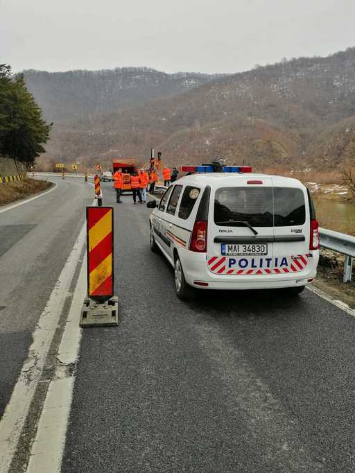 CNAIR: A început montarea parapetelor rutiere de tip rulouri pe DN7, localitatea Chitila