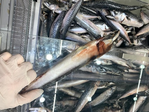 Controale ANPC la Carrefour: Alimente păstrate la temperaturi inadecvate, cu data de consum depăşită sau depozitate în condiţii neigienice; amenzi de peste 300.000 de lei şi aproape 1,5 tone de produse retrase de le vânzare - FOTO, VIDEO