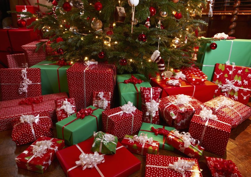SONDAJ: Românii vor cheltui 1.000 de lei pentru cadourile de Crăciun