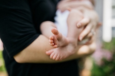 PNL, prin deputaţii Matei Dobrovie şi Florica Cherecheş, propune măsuri de îmbunătăţire a protecţiei copilului în România. Dacă părinţii nu se înţeleg, va trebui să se ţină cont de opinia copilului în momentul stabilirii locuinţei