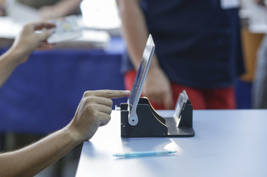 STS: Sistemele şi aplicaţiile funcţionează la parametri normali, pentru buna desfăşurare a alegerilor prezidenţiale; peste 1.600 de specialişti asigură suportul tehnic