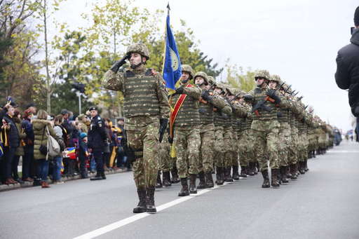 Peste 6.000 de persoane, la manifestările de 1 Decembrie de la Buzău - FOTO