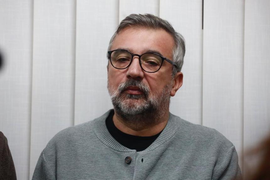 Senatorul PSD Lucian Romaşcanu susţine că înlocuirea cercetătorului Costel Vânătoru de la conducerea Băncii Naţionale de Gene s-a făcut ”noaptea ca hoţii”