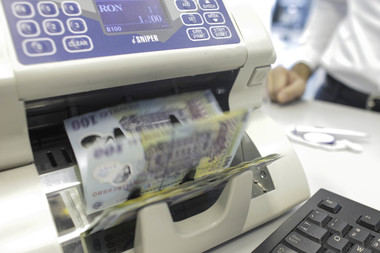 Ministrul Lucrărilor Publice: Pentru o plată, avem nevoie de 14 semnături în minister