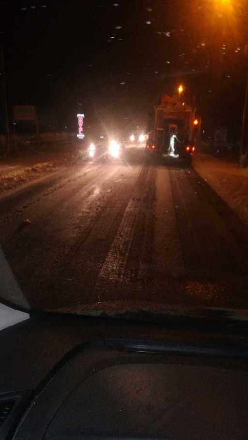 UPDATE - Suceava: Probleme din cauza ninsorii abundente şi a viscolului pe mai multe drumuri din judeţ; vizibilitatea este redusă din cauza condiţiilor meteorologice/ Un drum judeţean este închis pe o porţiune de 14 kilometri - FOTO/ VIDEO