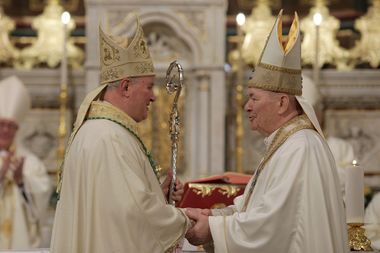 Ceremonie la Catedrala Sf. Iosif din Capitală pentru înscăunarea noului Arhiepiscop Mitropolit de Bucureşti/ Vor participa câteva mii de credincioşi, 200 de preoţi, 2 cardinali şi 24 de episcopi catolici/ Restricţii de trafic