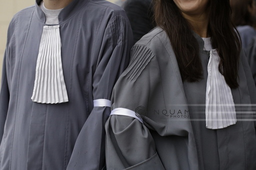 Proteste ale sindicatelor personalului auxiliar din instanţe şi parchete faţă de "iminenta abrogare" a dispoziţiilor legale privind pensia de serviciu a grefierilor