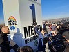 Suceava: Bornă kilometrică de peste 4 metri înălţime, inaugurată la protestul iniţiat de Ştefan Mandachi, ca simbol al ”neputinţei clasei politice”