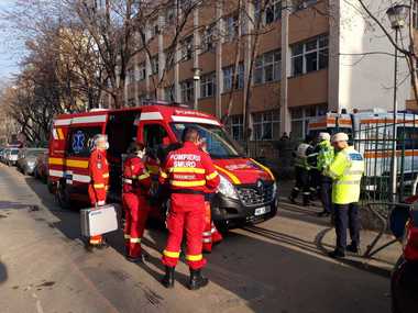 Verificări ale ISU Bucureşti-Ilfov la patru grădiniţe şi la Şcoala nr. 133 din Sectorul 4, unde s-au făcut acţiuni de dezinfecţie