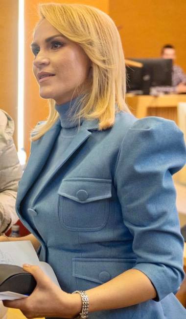 Gabriela Firea: 1.404 cazuri de gripă sezonieră, raportate de la cabinetele şcolare în această dimineaţă, doar din unităţile de învăţământ de stat
