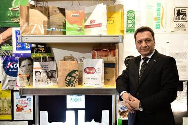 Proprietarul unei fabrici de ambalaje din Iaşi anunţă că vrea să îi angajeze pe cei doi cetăţeni din Sri Lanka goniţi de localnicii din Ditrău