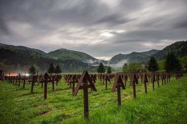 Oasele considerate ca fiind ale celui de-al 150-lea militar român înmormântat în Valea Uzului sunt de origine animală - MTI
