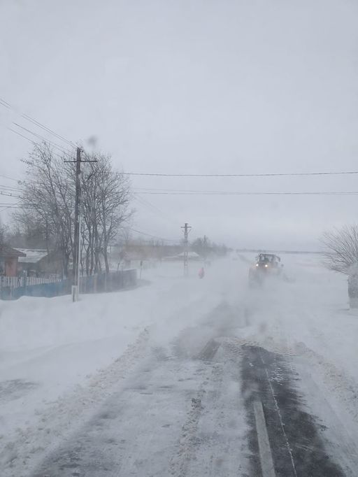 CNAIR: Autostrada A2, pe tronsonul Lehliu - Feteşti, şi opt drumuri naţionale mai sunt închise circulaţiei