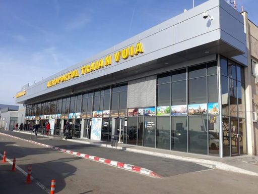 Mobilizare de forţe pe Aeroportul Timişoara, după ce o femeie a anunţat că fiicele sale vin cu o aeronavă din Italia, dintr-o zonă afectată de coronavirus