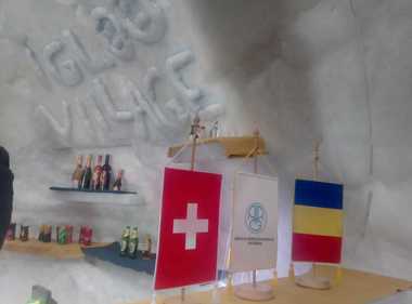 Complexul Igloo Village, care a înlocuit în acest sezon Hotelul de Gheaţă, a fost inaugurat oficial la Bâlea Lac