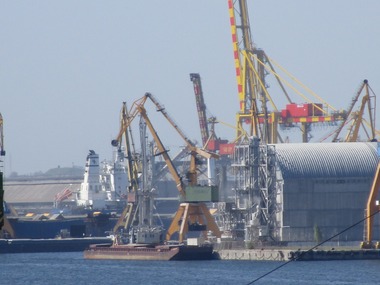 Constanţa: 18 persoane se află în carantină. 13 sunt la bordul unei nave sosite în port, iar cinci într-un centru amenajat de autorităţi