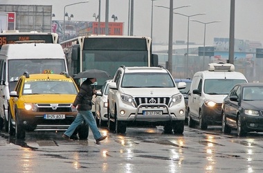 Grupul de Comunicare Strategică infirmă informaţiile vehiculate pe reţelele sociale privind "închiderea/carantinarea" municipiului Bucureşti şi anunţă că Poliţia s-a sesizat din oficiu privind infracţiunea de comunicare de informaţii false