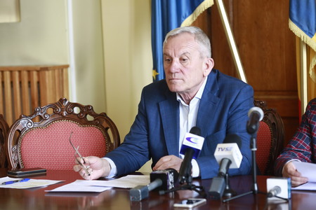 Primarul din Buzău le cere cetăţenilor să-i pârască pe cei care ar trebui să stea izolaţi şi nu respectă această măsură sau nu au anunţat că vin din zone de risc