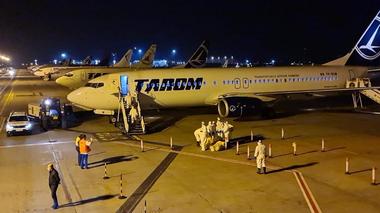 Cursă umanitară efectuată de TAROM – Compania a transportat spre Veneţia angajaţii italieni ai Şantierului Naval Brăila şi a adus de acolo angajaţii români ai aceleiaşi companii - FOTO