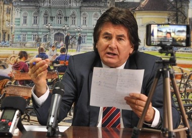 Nicolae Robu anunţă că 55 de timişoreni, care ar fi trebuit să stea izolaţi la domiciliu, nu au fost găsiţi acasă: Îi lăsăm pe aceşti iresponsabili să se joace cu sănătatea noastră?!/ Primarul a sugerat că cei aflaţi în izolare sau carantină ar trebui ştampilaţi 