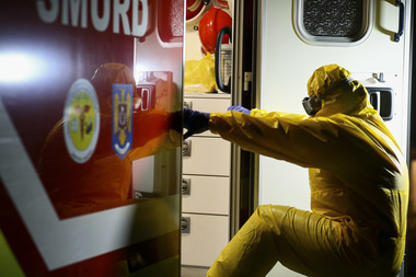 Iaşi: 16 cadre medicale de la Spitalul Sfântul Spiridon din Iaşi au intrat în izolare, după ce un pacient adus de la Suceava a fost confirmat cu coronavirus