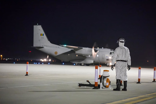 Constanţa: Al patrulea avion cu români repatriaţi din Italia va ateriza marţi seara pe Aeroportul Mihail Kogălniceanu
