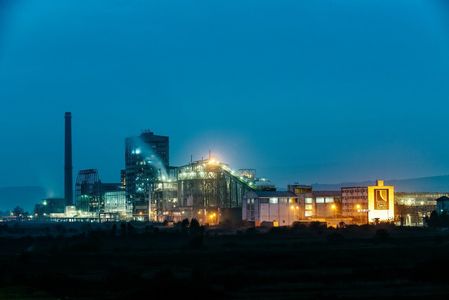 Fabrica de sodă CIECH Soda România intră în stand-by prelungit, păstrând echipele de mentenanţă şi producţia de silicaţi. Compania speră să reia activitatea în trei ani