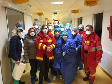 Spitalul Judeţean Suceava anunţă că angajează asistente şi infirmiere/ Activitatea Unităţii de Primiri Urgenţe, reluată cu personal de la Iaşi

