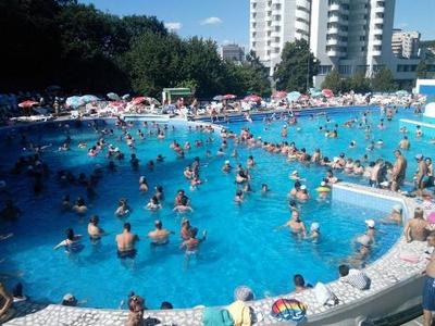 Ministrul Economiei: Cel mai potrivit ar fi ca turistul să negocieze cu agenţia de turism pentru a-şi reprograma vacanţa. Ne interesează în primul rând de la agenţiile de turism, concret, unde au plătit avansuri, către care state, către care hoteluri 