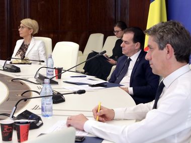 Ludovic Orban, consultări cu producătorii de medicamente pentru asigurarea stocurilor necesare pentru combaterea pandemiei, dar şi pentru bolnavii cronici