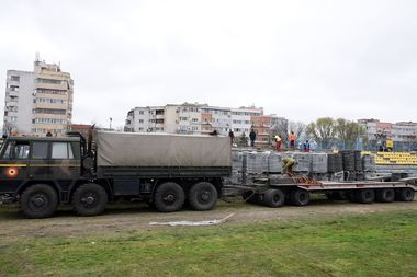 MApN anunţă semnarea primului contract subsecvent pentru achiziţia a 172 de remorci şi semiremorci pentru dotarea Armatei