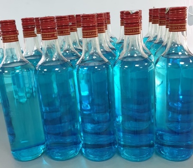 Dezinfectant de mâini produs la Sibiu, după reţeta Organizaţiei Mondiale a Sănătăţii / Producţia este destinată centrelor din domeniul asistenţei sociale, căminelor pentru persoane vârstnice şi autorităţilor publice locale