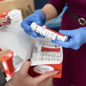 Gabriela Firea: Au ajuns în ţară 6.000 de teste rapide pentru cadrele medicale din spitalele bucureştene/ Testele au fost donate de compania Chronolink