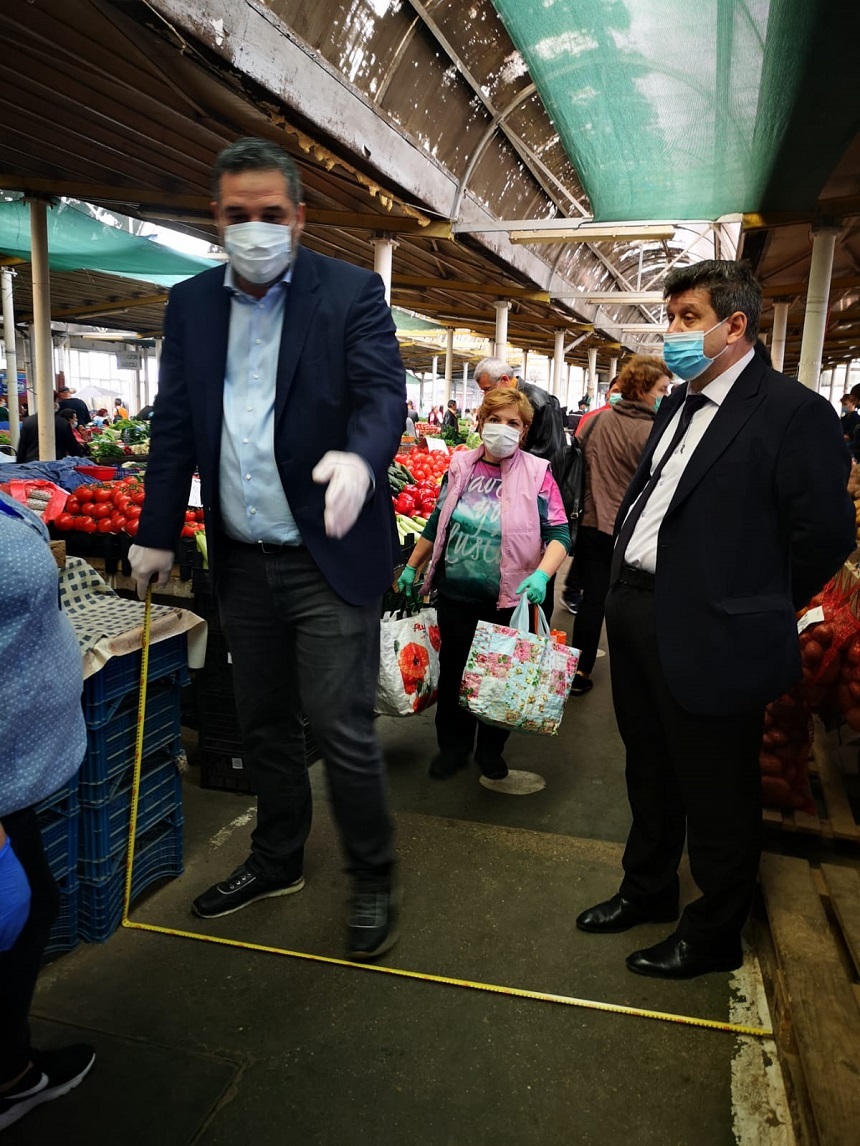 Două pieţe din Craiova au fost închise temporar de ANPC, iar administratorii amendaţi cu 17.000 de lei  - FOTO
