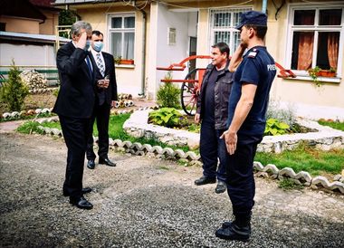 Marcel Vela, mesaj de Ziua Internaţională a Pompierilor: Sunteţi super eroii zilelor noastre/ A fi pompier este mai mult decât o meserie, este iubire faţă de oameni şi faţă de tot ceea ce ne înconjoară