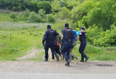 Cetăţenii marocani care au fugit dintr-un centru de carantină din Arad au fost prinşi